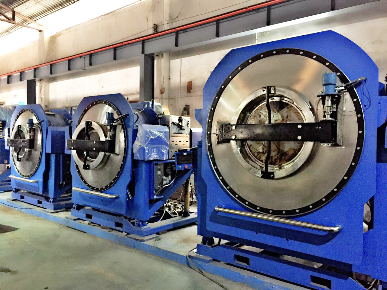 
		洗衣房大型倾斜式洗衣机组成结构设置先容
		