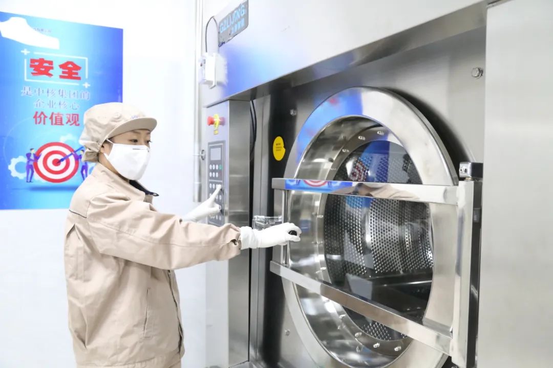 
		100公斤大型全自动洗脱机为中核北方洗衣护航
		(图1)