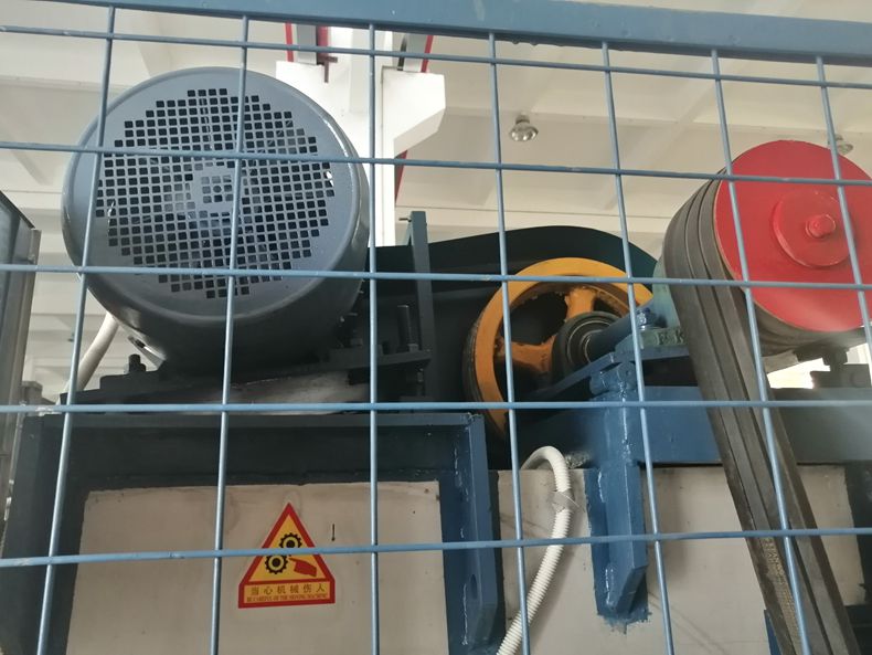 
		304不锈钢大型卧式工业洗衣机,水洗厂大型洗涤装备
		(图7)